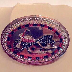 New, Silvertone Beltbuckle, enhanced w/ Swavorski crystal
